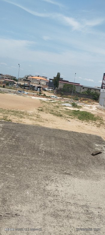 II PLATEAUX 10e TRANCHE DJOROGOBITE NOUVEAU CHU: TERRAIN DE 28.924 M² Â L'ANGLE DE LATRILLE ET Y4 EN VENTE card image